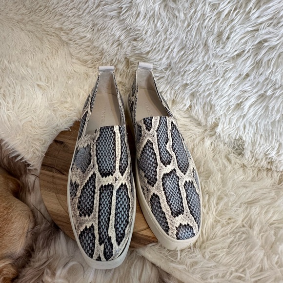 Vince ( Brand New ) designer Saxon 2 Slip On Sneakers in Snake skin Print shoe - Picture 10 of 10